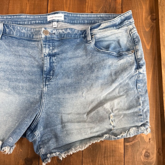 Lane Bryant Light Wash Distressed Denim Jean Shorts - Picture 2 of 8